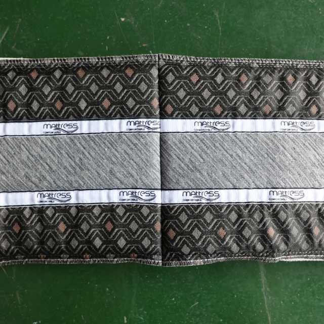 Ligne de production automatique de couture de bordure de matelas XDB-BS04